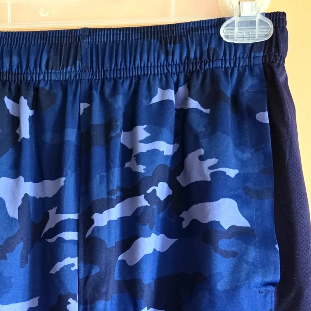 Under Armour Blue Camouflage Athletic Shorts, S - Picture 2 of 4